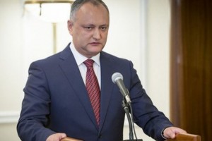 Moldovenii care lucrează în Rusia vor fi asigurați cu pensie, anunță șeful statului